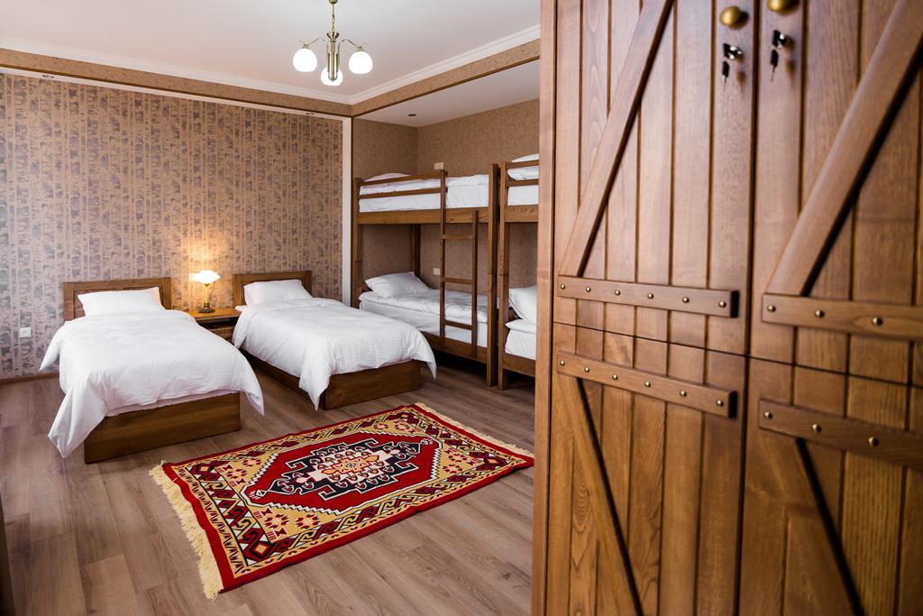 Metekhi'S Galavani Hotel Tbilisi Rom bilde